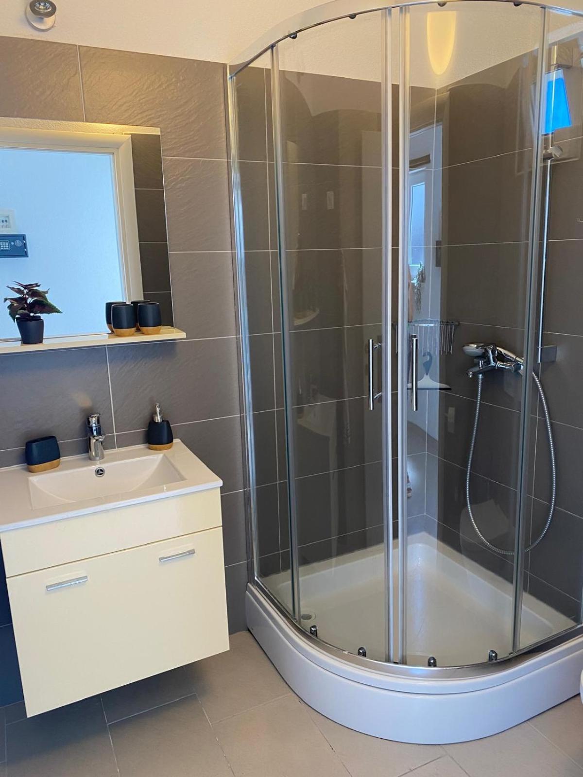 Villa Pina Tisno Apartment Zonsa 2 Pers Экстерьер фото
